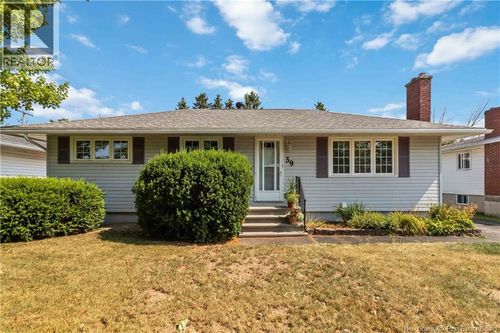 39 Leeside Dr, Moncton, NB, E1C4L4 | Card Image