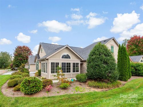 265 Summerfield Pl, Flat Rock, NC, 28731-9203 | Card Image