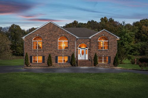 3679 Old Greenbrier Pike, Springfield, TN, 37172-5302 | Card Image