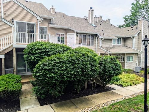 49 Morgan Ct, Bedminster, NJ, 07921-1867 | Card Image