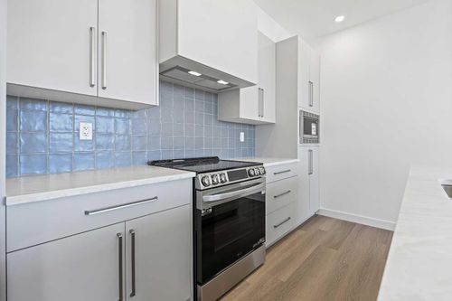 2215-520 Reynolds Ave Sw, Airdrie, AB, T4B5G2 | Card Image