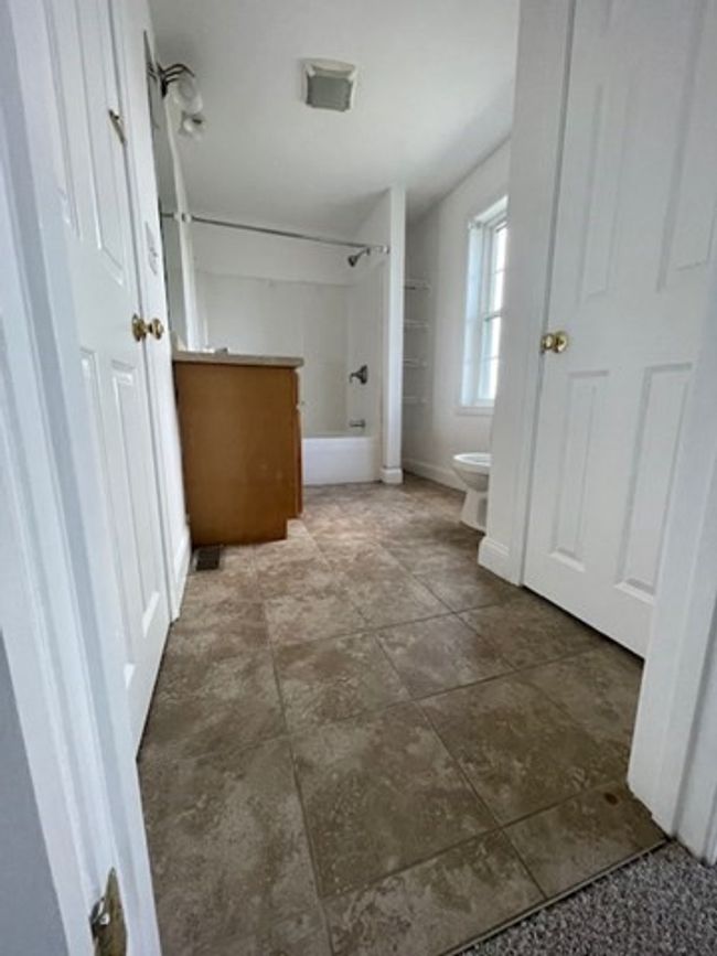 65 Smith St, House other with 3 bedrooms, 3 bathrooms and 2 parking in Lowell MA | Image 15