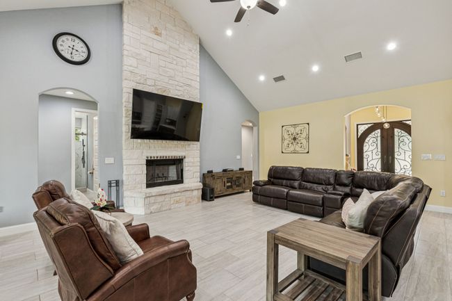 6467 Asher Rd, Condo with 6 bedrooms, 4 bathrooms and null parking in Alvarado TX | Image 9