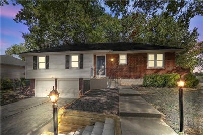 8214 E 170th Street, House other with 3 bedrooms, 2 bathrooms and null parking in Belton MO | Image 1