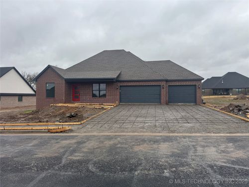 1461 N Angus Ave, Tahlequah, OK, 74464-6540 | Card Image