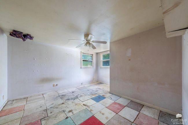 402 1 St St, House other with 4 bedrooms, 2 bathrooms and null parking in Saint George KS | Image 12