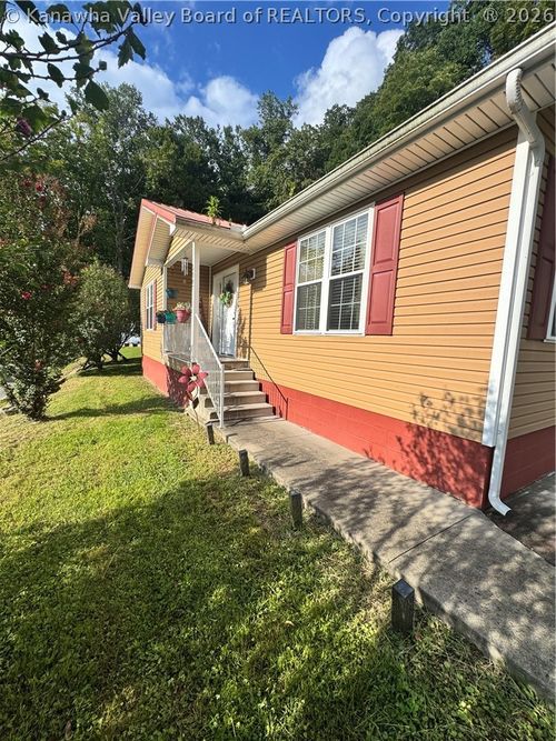 2507 Crawley Creek Rd, Chapmanville, WV, 25508-8524 | Card Image
