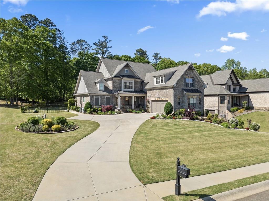 Sunflower Dr, Hoschton, GA 30548