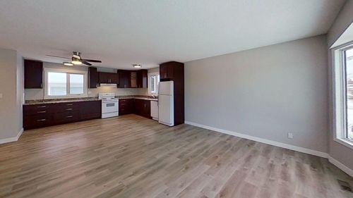 131 Collinge Rd, Hinton, AB, T7V1M1 | Card Image