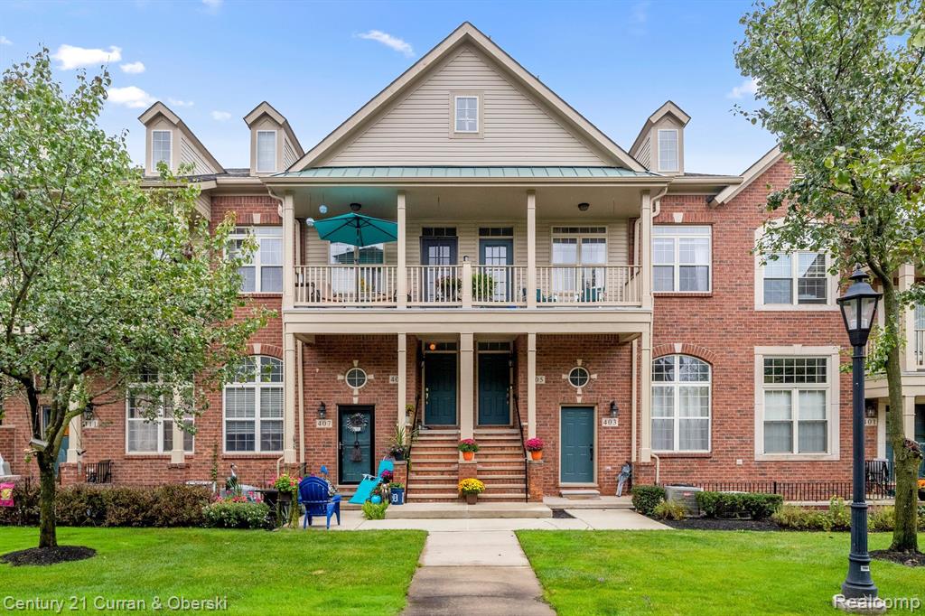 Old Pine Way, Walled Lake, MI 48390