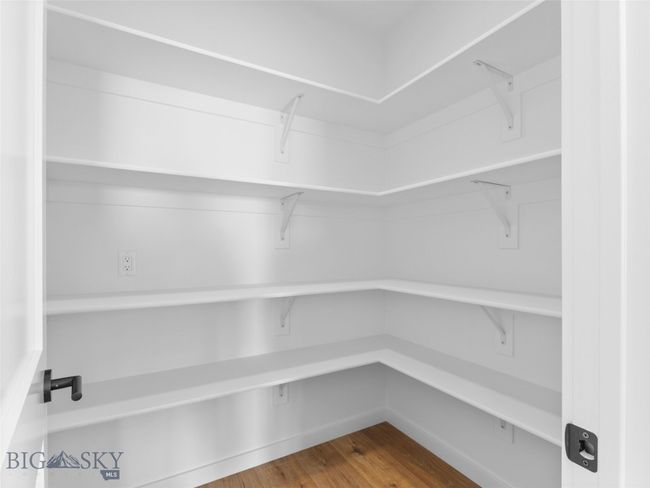 Full Size Walk-in Pantry | Image 10