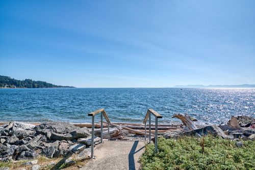 202-5470 Inlet Avenue, Sechelt, BC, V7Z0H4 | Card Image