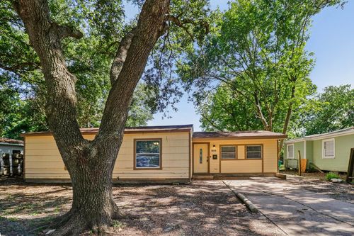 1915 Little St, La Marque, TX, 77568-5329 | Card Image