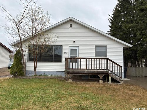 516 3rd St W, Meadow Lake, SK, S9X1E1 | Card Image