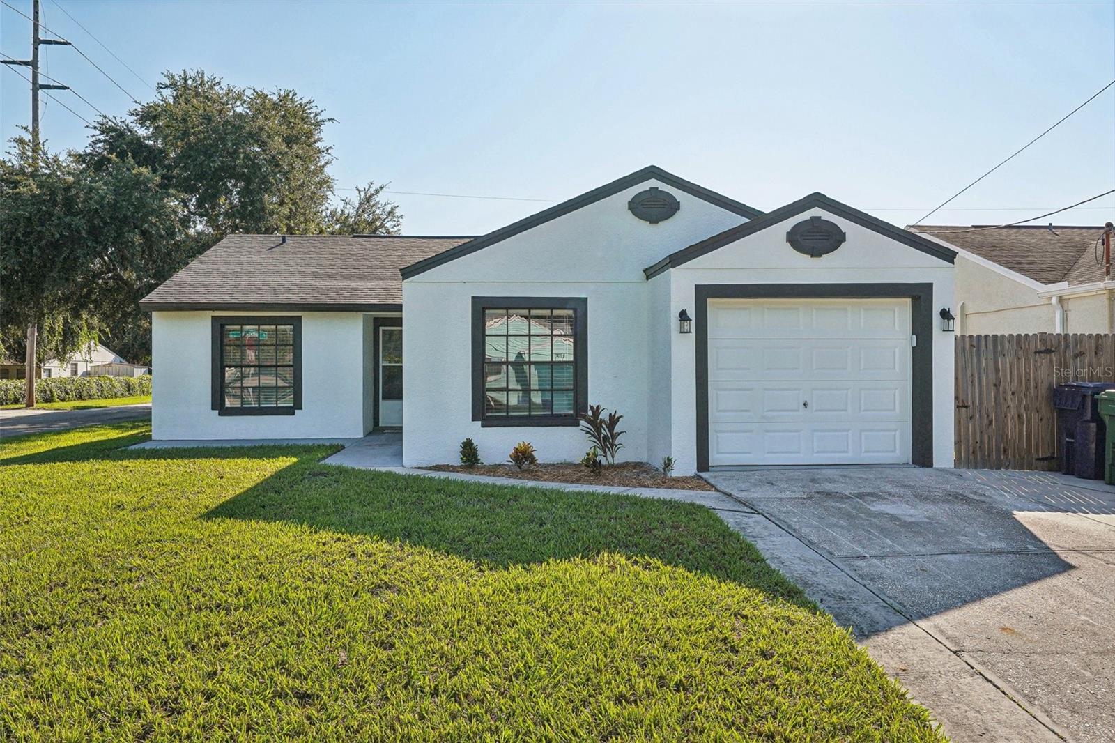 Gabrielle St, Tampa, FL 33611