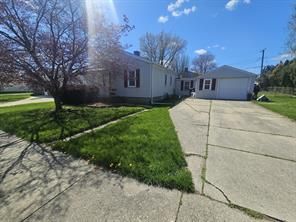 Maywood St, Roseville, MI 48066