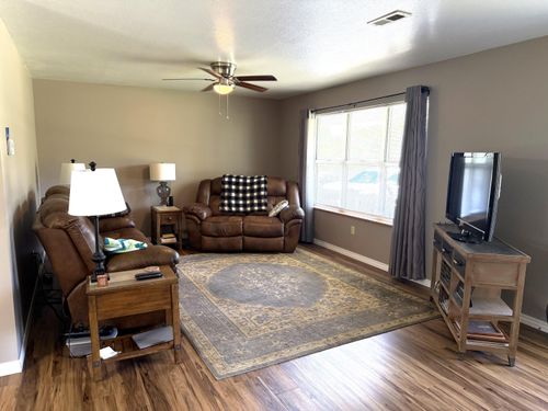 616 Kaitlin Dr, Mountain View, MO, 65548-8486 | Card Image