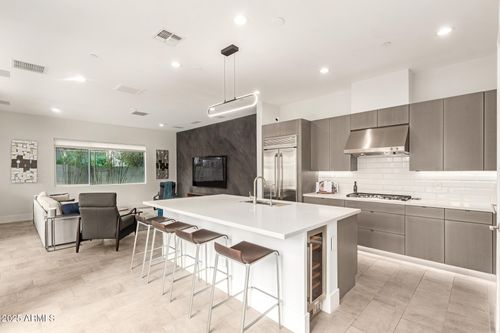 6804 E Lyra Dr, Scottsdale, AZ, 85257-3367 | Card Image