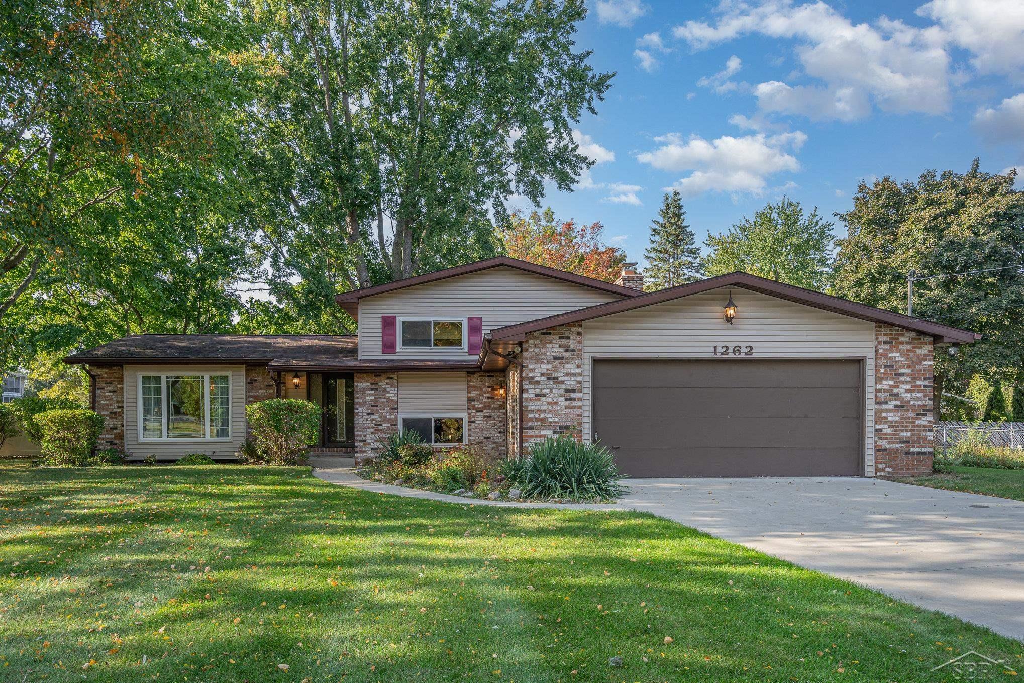 River Forest Dr, Saginaw, MI 48638
