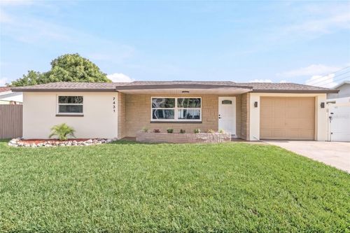 7431 Abalone Dr, Port Richey, FL, 34668-1504 | Card Image