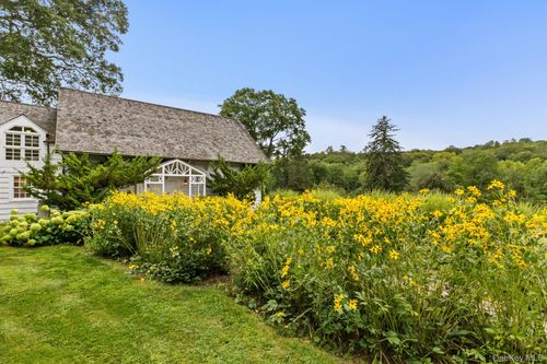 cottage-20 Old Post Road, Bedford, NY, 10549 | Card Image