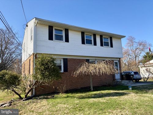 18 Crest Ave, Pennington, NJ, 08534-1108 | Card Image