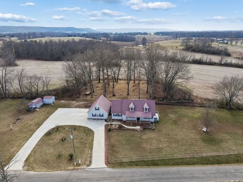 524 Willie Jarvis Rd, Sparta, TN, 38583-5645 | Card Image