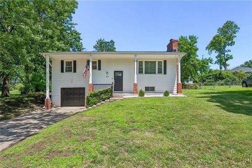 809 Lindenwood Ln, Liberty, MO, 64068-3119 | Card Image