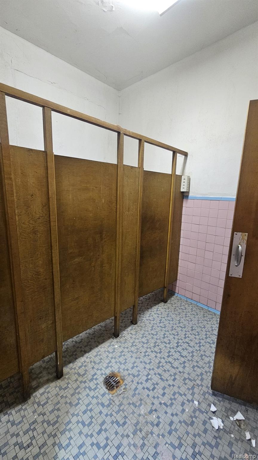Commercial Sale in Detroit 4