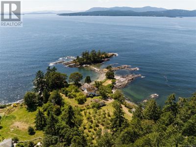 1309 Mackinnon Rd, House other with 7 bedrooms, 3 bathrooms and 5 parking in Pender Island BC | Image 2