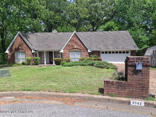 8742 Magnolia Cv, Southaven, MS, 38671-2323 | Card Image