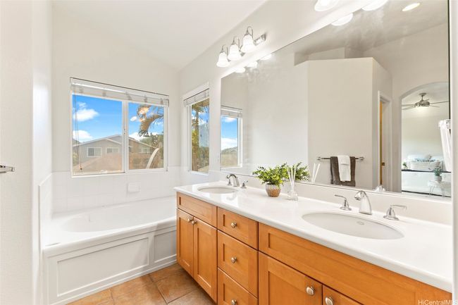 91-1011 Kaikane St, House other with 4 bedrooms, 3 bathrooms and 2 parking in Ewa Beach HI | Image 14