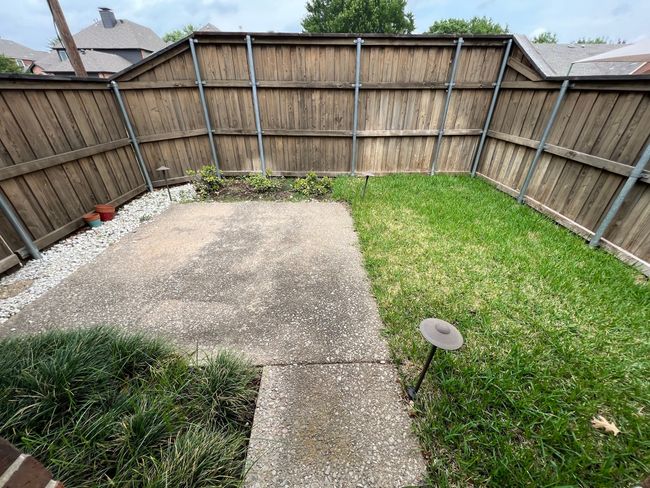 Enclosed Back Yard | Image 35