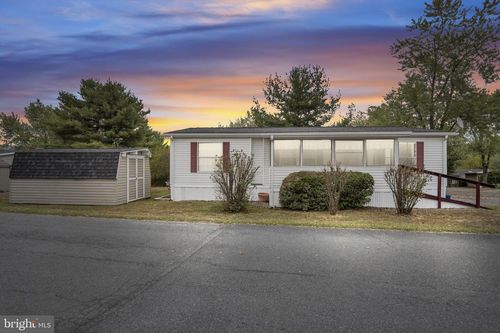 33 Redwood Ln, CARLISLE, PA, 17015-7859 | Card Image