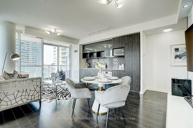 1102 - 52 Forest Manor Rd, Condo with 2 bedrooms, 2 bathrooms and 1 parking in North York ON | Image 4