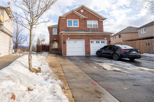 7 Mount Fuji Cres, Brampton, ON, L6R2L3 | Card Image