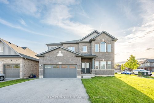 141 Crow St, Welland, ON, L3C0G6 | Card Image
