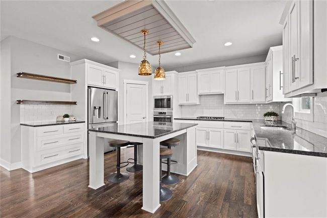 7295 Nw Forest Lakes Dr, House other with 5 bedrooms, 5 bathrooms and null parking in Parkville MO | Image 6