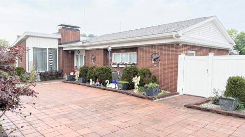 414 E Main St, Clarksburg, WV, 26301-3118 | Card Image