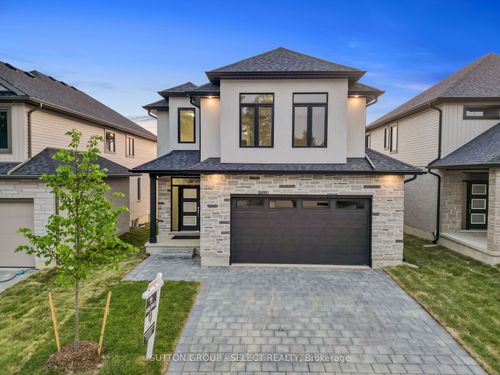 9-7966 Fallon Dr, Granton, ON, N0M1V0 | Card Image