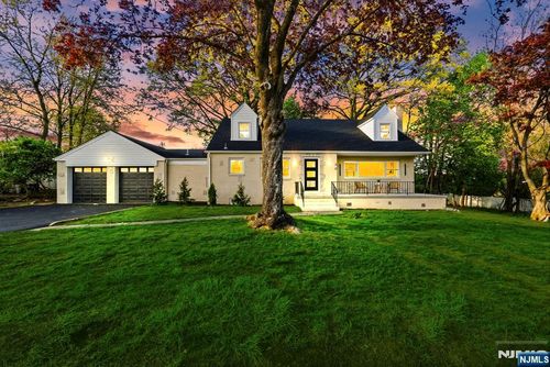 30 Birch St, Emerson, NJ, 07630-1126 | Card Image