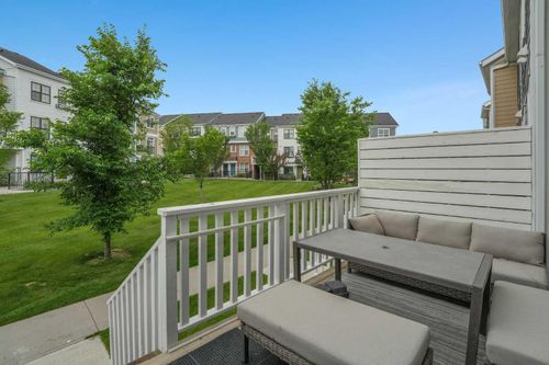 575 Sherwood Blvd Nw, Calgary, AB, T3R0X1 | Card Image