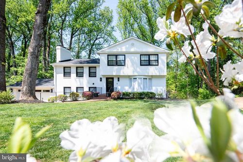 1554 Forest Villa Ln, MCLEAN, VA, 22101-4130 | Card Image