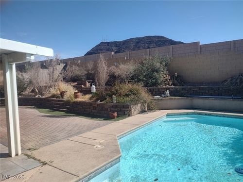 424 Wright Way, Henderson, NV, 89015-6838 | Card Image