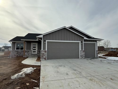 102 E Poplar Ct, Goddard, KS, 67052-9098 | Card Image