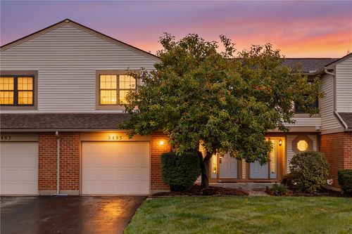 8495 Woodgrove Dr, Dayton, OH, 45458 | Card Image