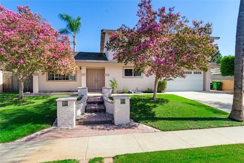 1011 Driftwood St, Corona, CA, 92878-3602 | Card Image