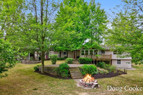 10574 88th Ave, Allendale, MI, 49401-7560 | Card Image