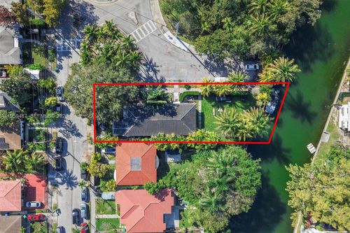 7715 Ne 5th Ave, Miami, FL, 33138-5038 | Card Image