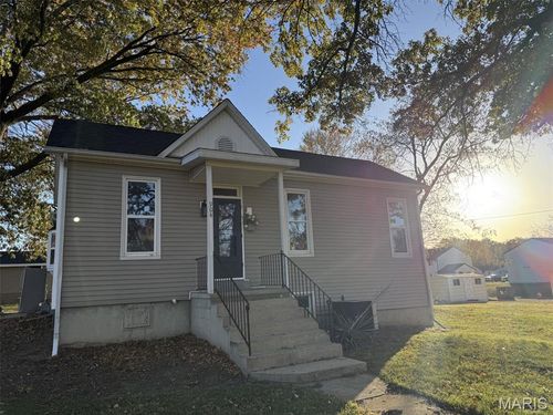 904 W Johnson St, Vandalia, IL, 62471-2623 | Card Image